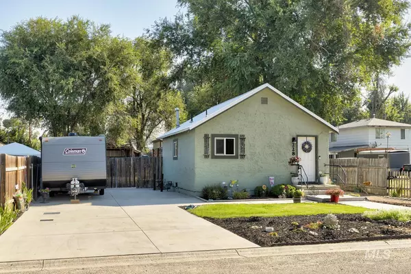 228 4th St N, Nampa, ID 83687