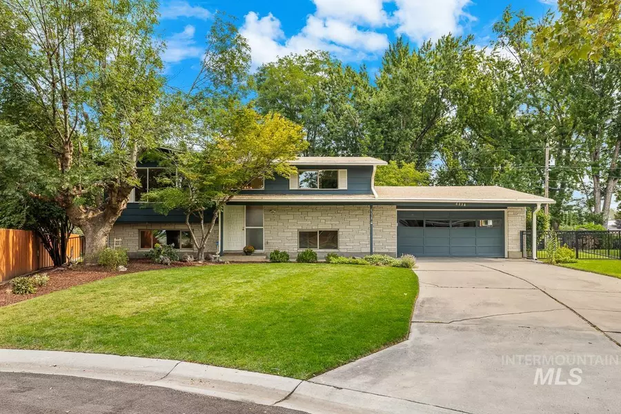 6238 W Edgewater Drive, Boise, ID 83709