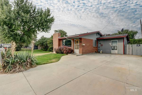 2103 N Allumbaugh St, Boise, ID 83704