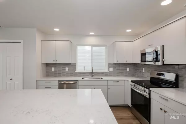 Kuna, ID 83634,8549 S Foraker Way