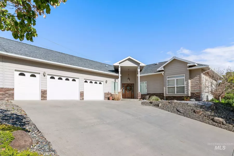 3964 Lakeview Drive, Lewiston, ID 83501