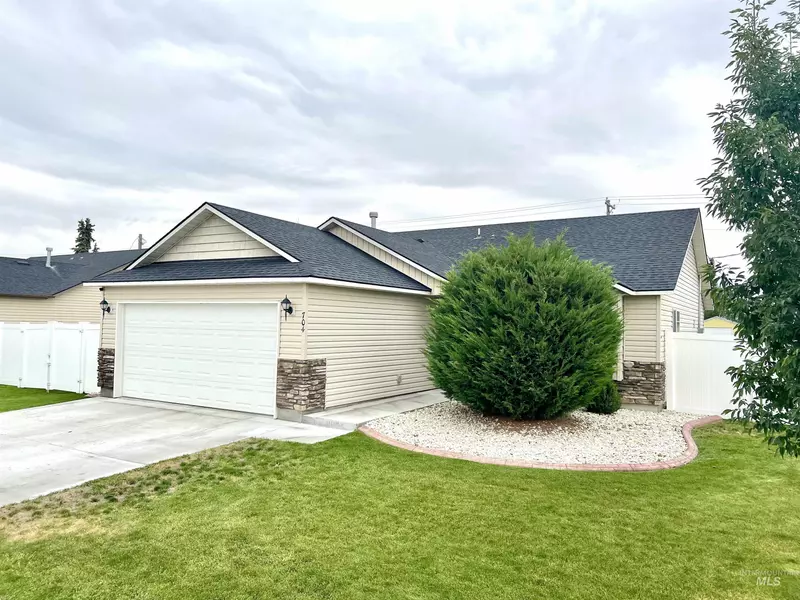 704 Emerald, Rupert, ID 83350