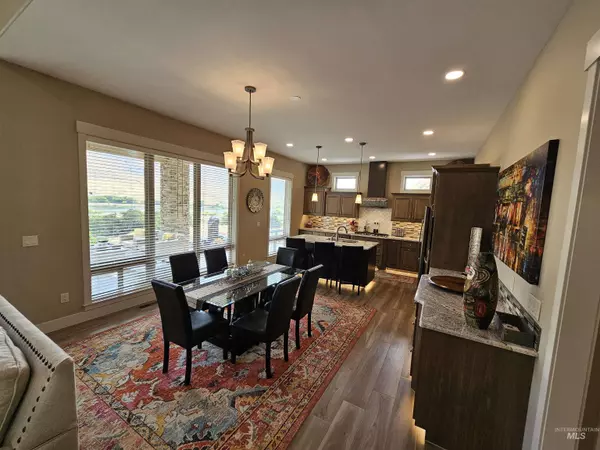 Asotin, WA 99402,18 Snake River Road