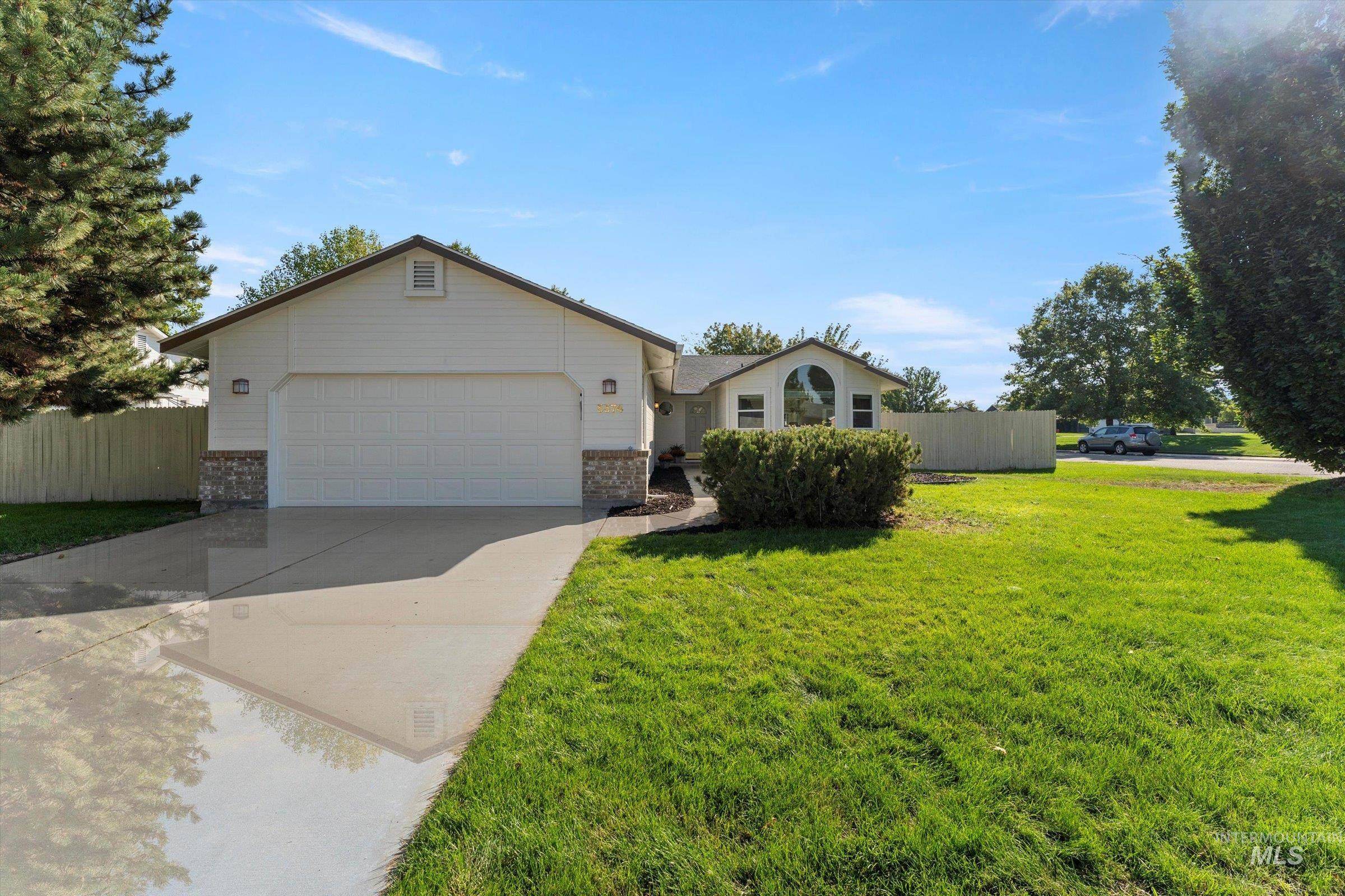 5574 S Santa Cruz Way, Boise, ID 83709