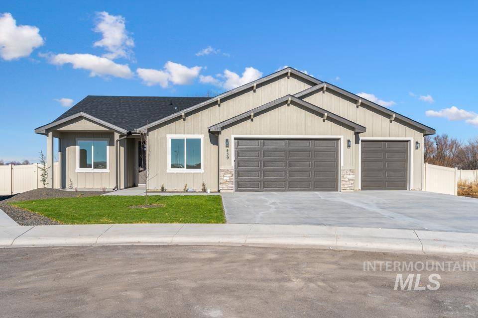 439 Autumn Blaze Street, New Plymouth, ID 83655