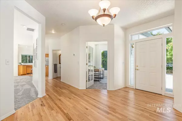 Eagle, ID 83616-5318,848 N Edgewood Ln