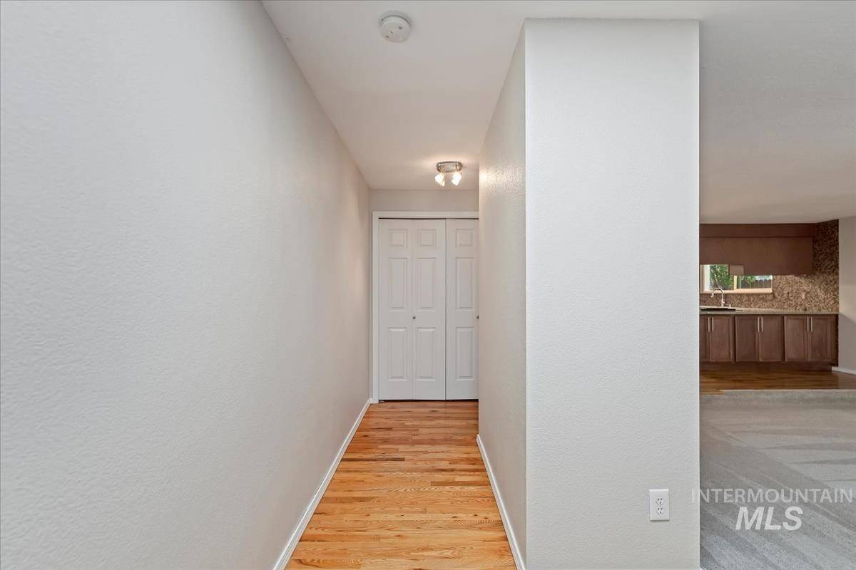Boise, ID 83714-2449,6917 Lamplighter St