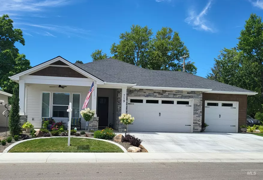 719 W Cedarburg Dr, Meridian, ID 83642