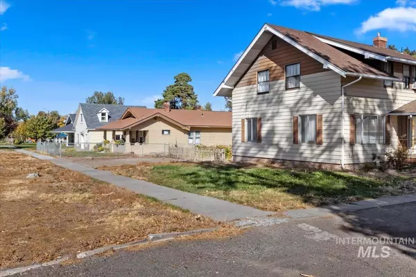 Buhl, ID 83316,216 N 8th Ave