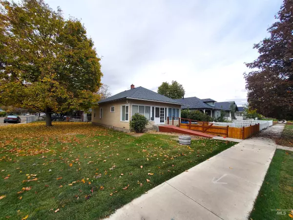 523 7th Ave,  Nampa,  ID 83651