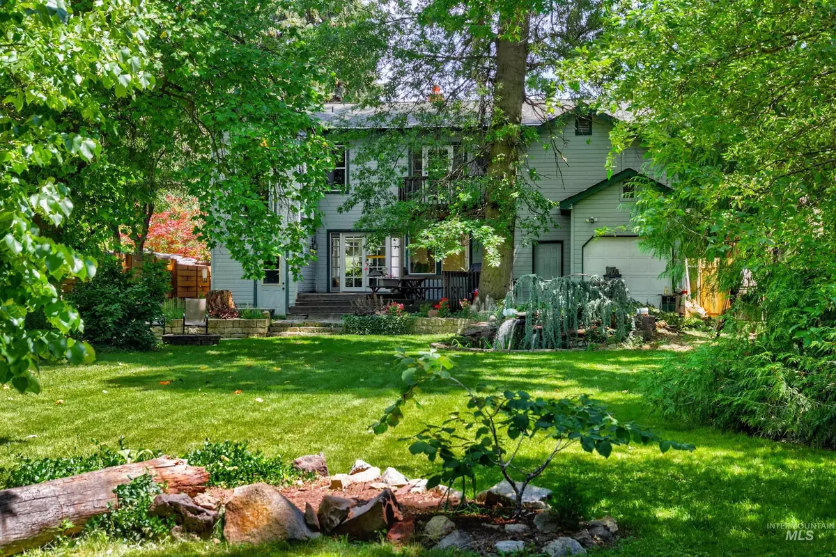 Boise, ID 83706,3217 W Crescent Rim Drive