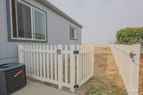 Boise, ID 83716,8441 Blue Heaven Ln