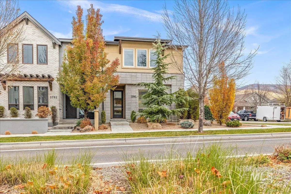 Boise, ID 83716,3790 E Parkcenter Blvd