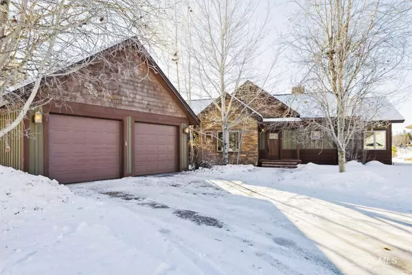 Mccall, ID 83638,244 Morgan Drive