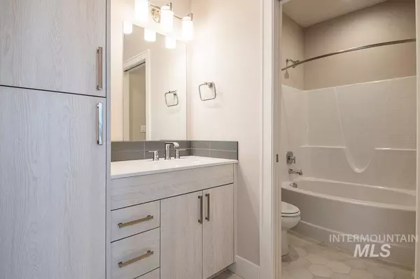 Nampa, ID 83686,2392 S Thacker Ridge Ave.