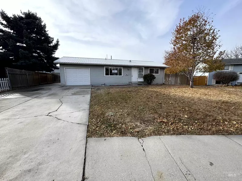 4517 W Saint Andrew Dr, Boise, ID 83705