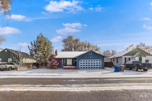 48 N Canyon St, Nampa, ID 83651