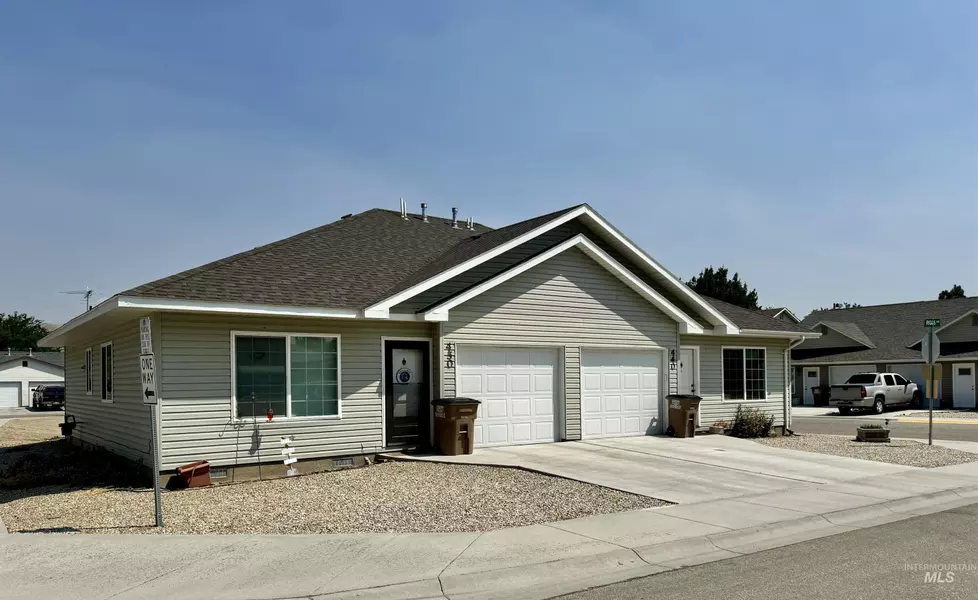 440 & 450 Riggs Ave, Emmett, ID 83617