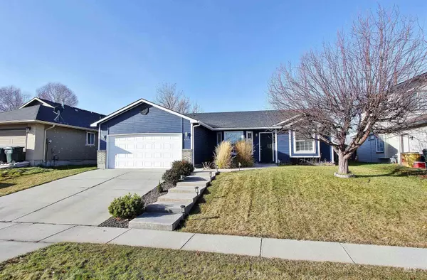 695 N Shady Grove Way,  Kuna,  ID 83634