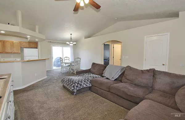 Kuna, ID 83634,695 N Shady Grove Way