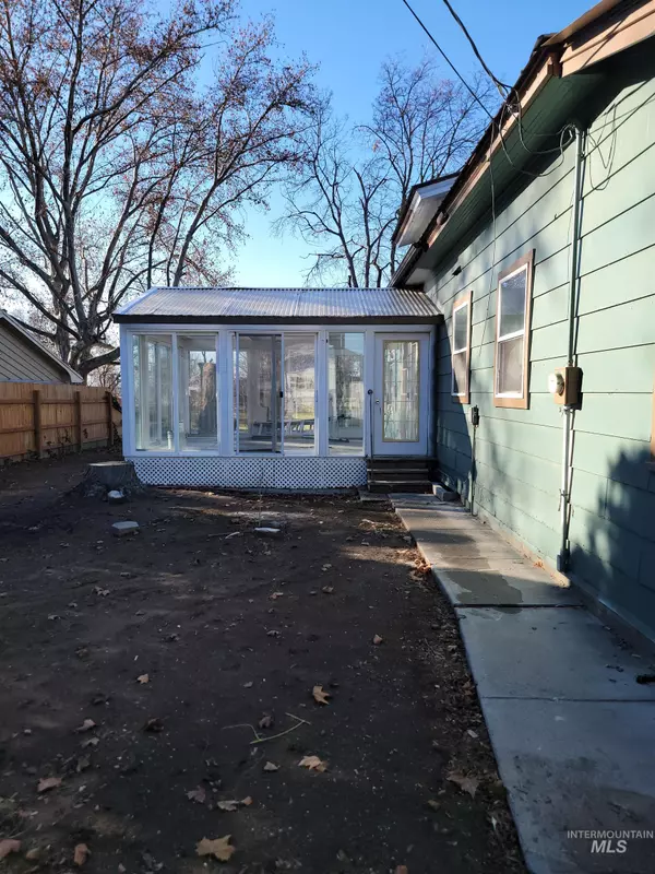 Parma, ID 83660,612 N 4th Street