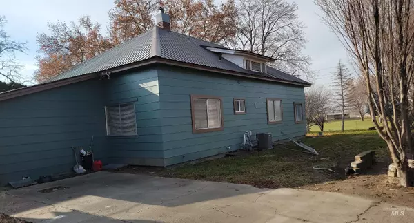 Parma, ID 83660,612 N 4th Street