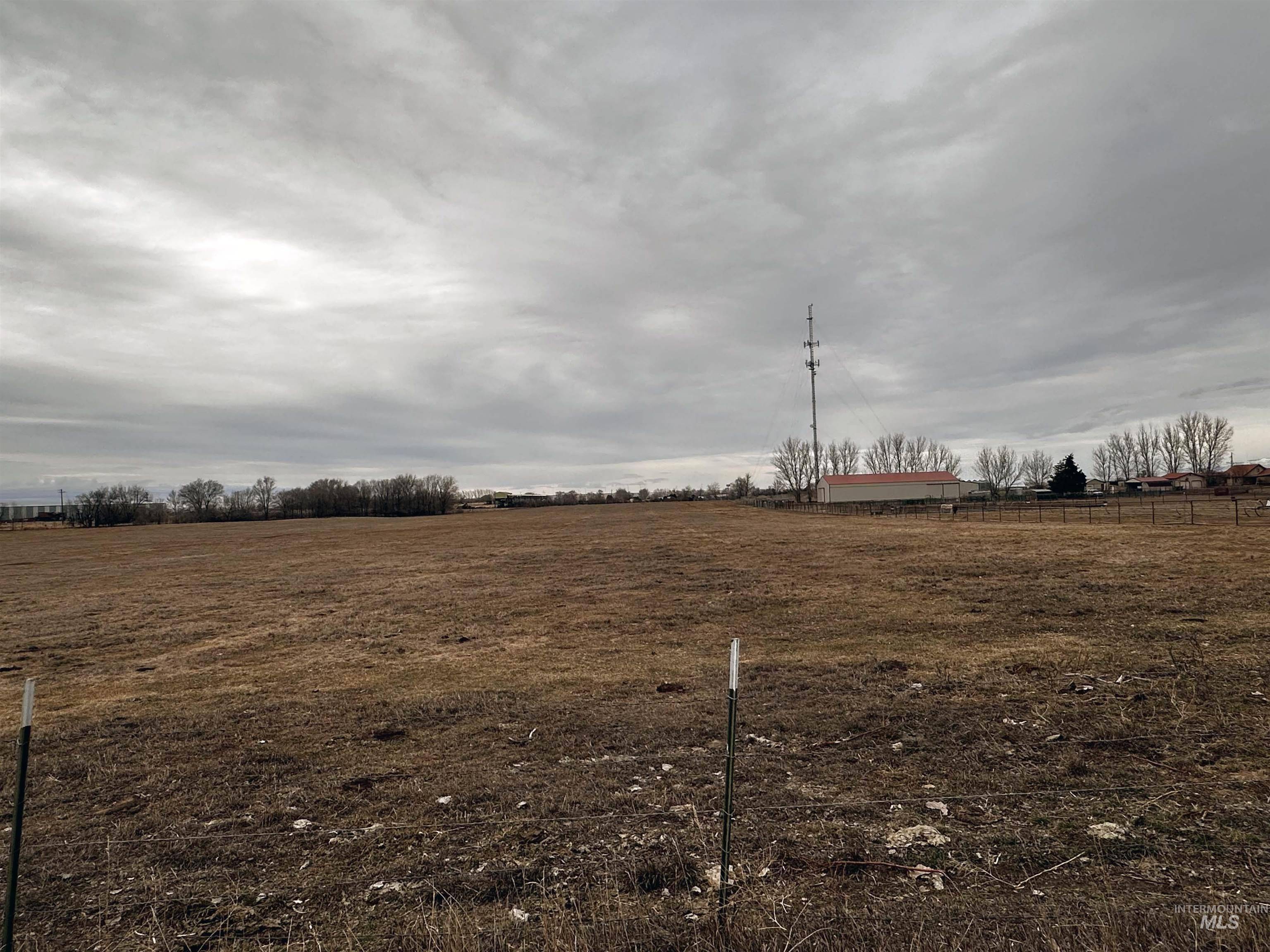 2390 SOUTH 1300 East,  Bliss,  ID 83314