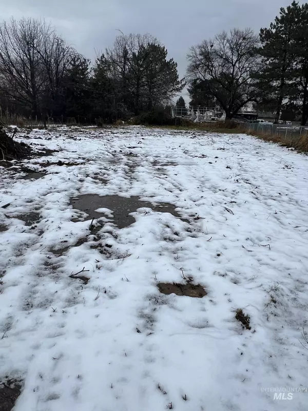 Caldwell, ID 83605,2203 S 10th Ave