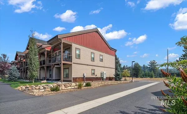 Mccall, ID 83638,310 Broken Creek St.