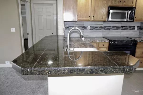 Nampa, ID 83686,2624 S Bluegrass Dr