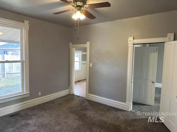 Pocatello, ID 83204,727 W Whitman