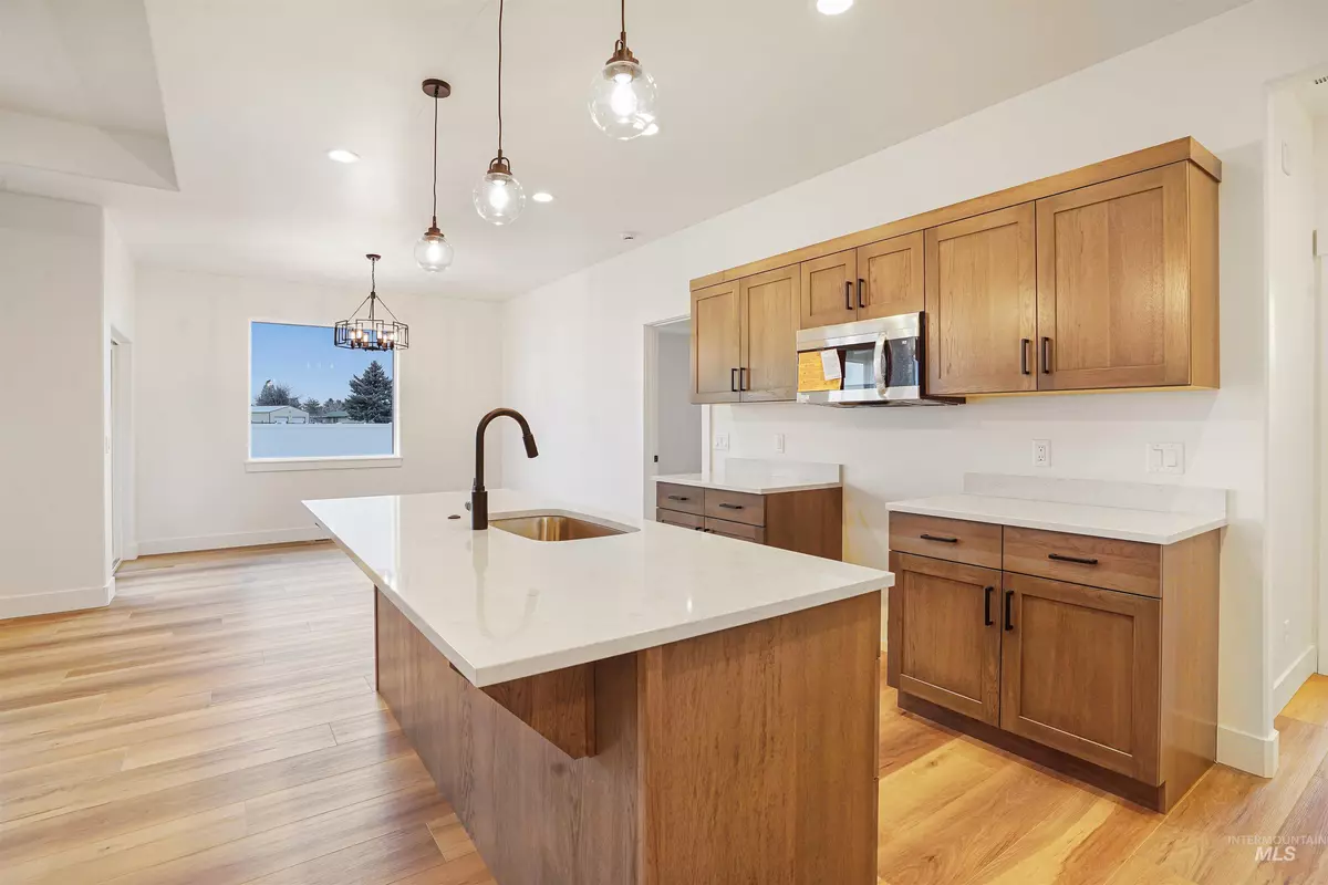 Paul, ID 83347,631 Manning Circle