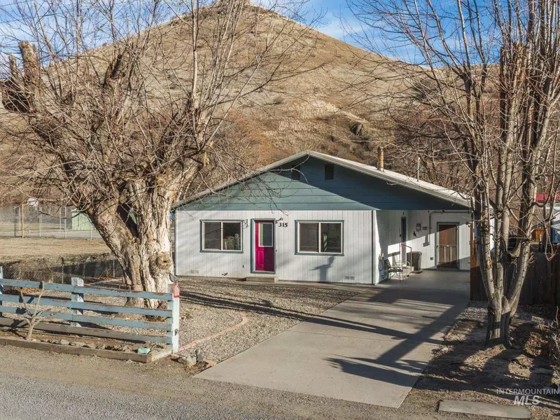 315 River St, White Bird, ID 83554