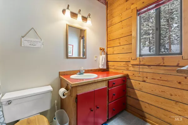 Mccall, ID 83638,491 S Verita St