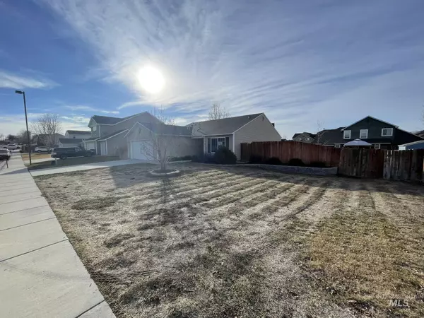 Kuna, ID 83634,911 S Jake Ave