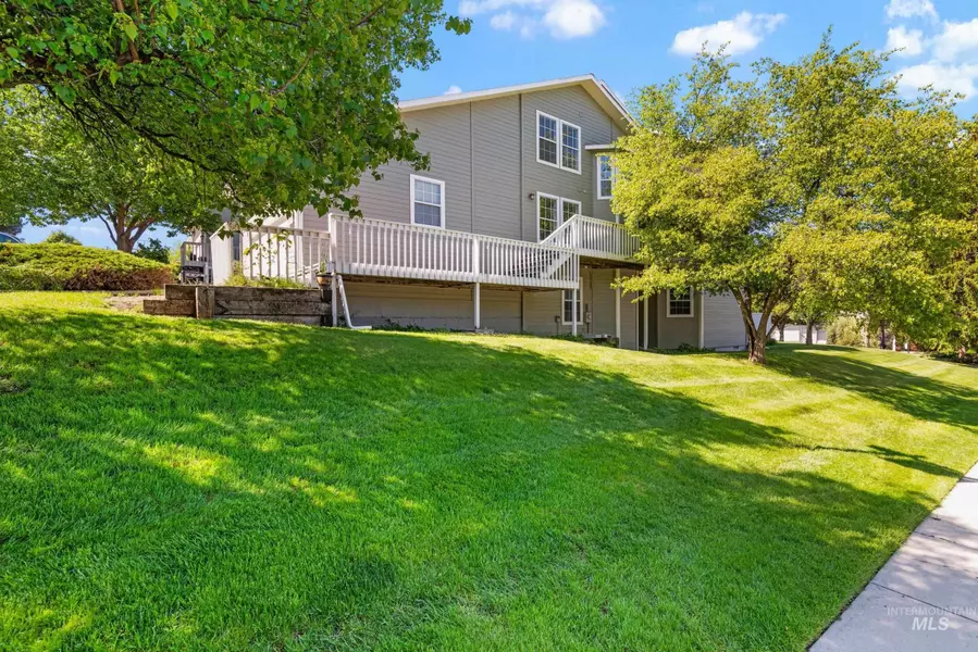 1664 E Sendero Ln, Boise, ID 83712-6626