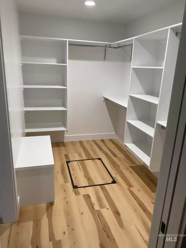 Hollister, ID 83301,2461 Contact Ave