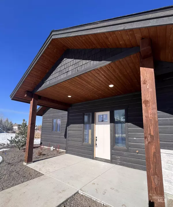 Mccall, ID 83638,221 Meadow Lake Court