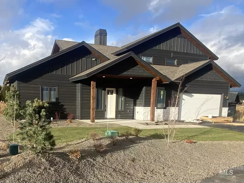 221 Meadow Lake Court, Mccall, ID 83638