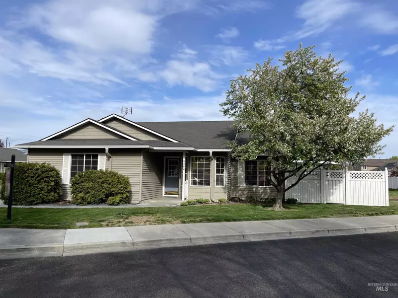 6064 N Lake Shore Ave, Garden City, ID 83714
