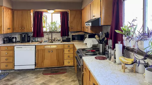 Pomeroy, WA 99347,1392 Columbia St