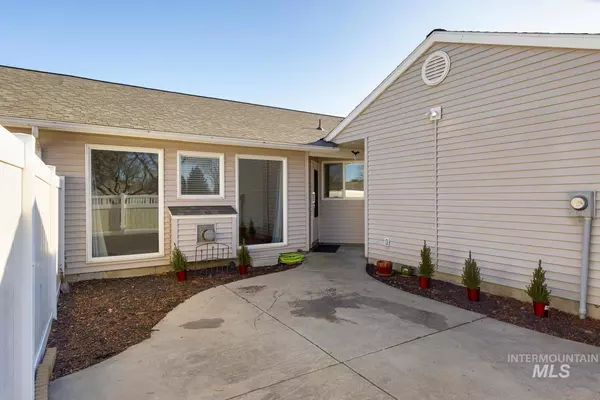 2924 N Woodcreek Ln, Boise, ID 83704