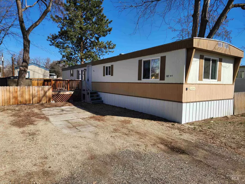 127 E 44th St. #1, Garden City, ID 83714