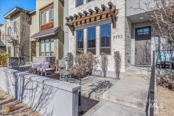 Boise, ID 83716,3782 E Parkcenter Blvd