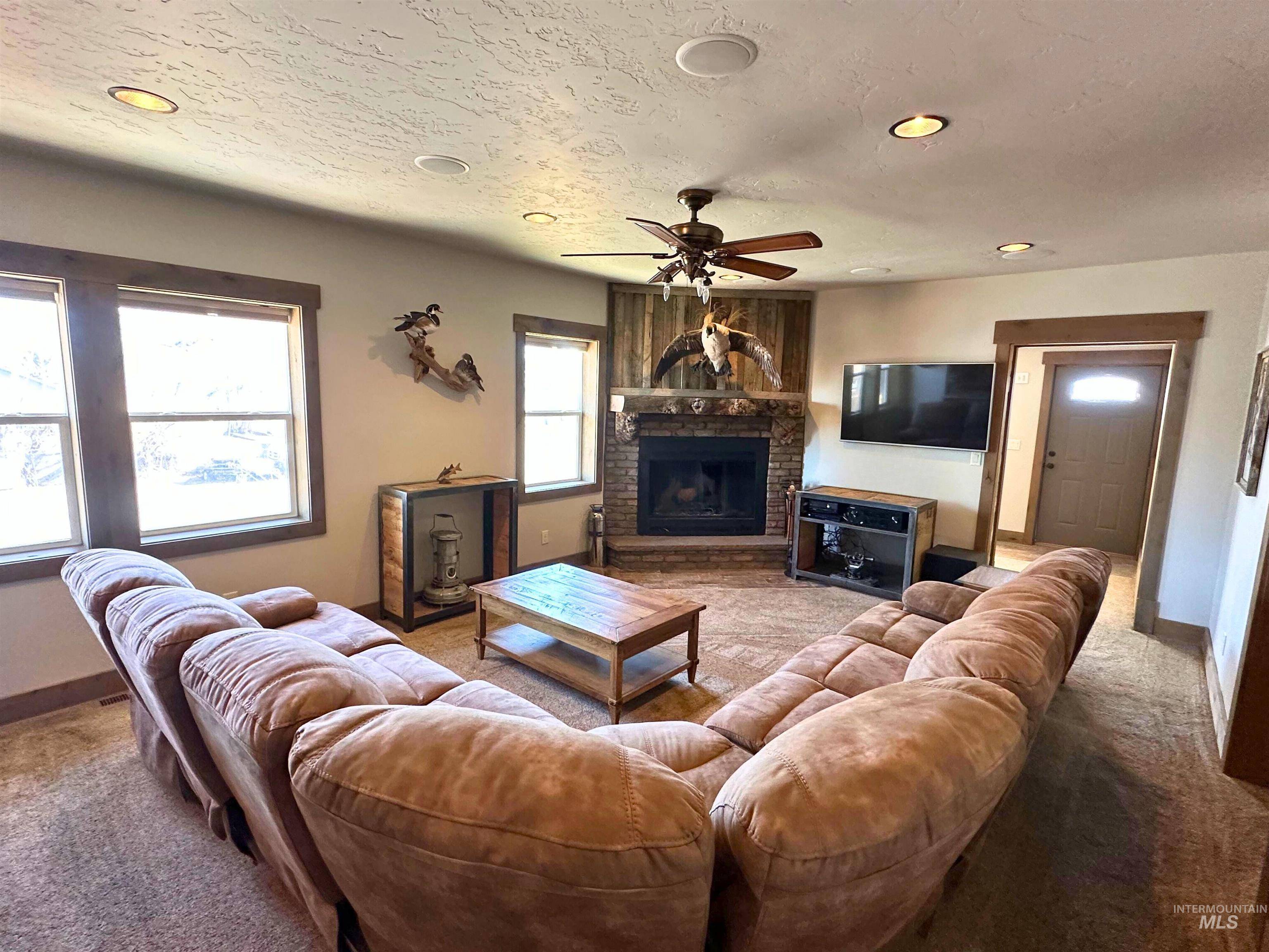 Glenns Ferry, ID 83623,558 E Garfield Ave