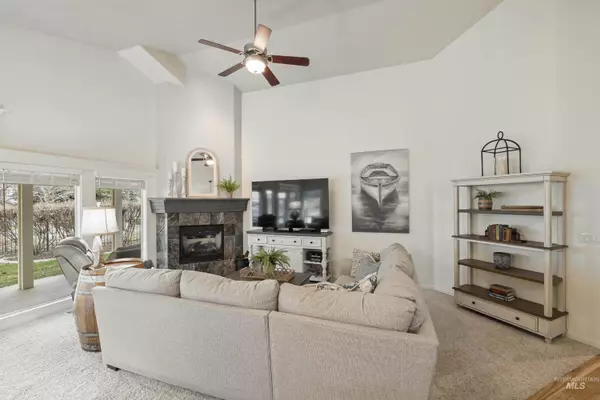 2421 Crooked Creek Ln, Meridian, ID 83646