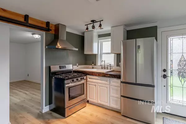 306 S Pine, Troy, ID 83871