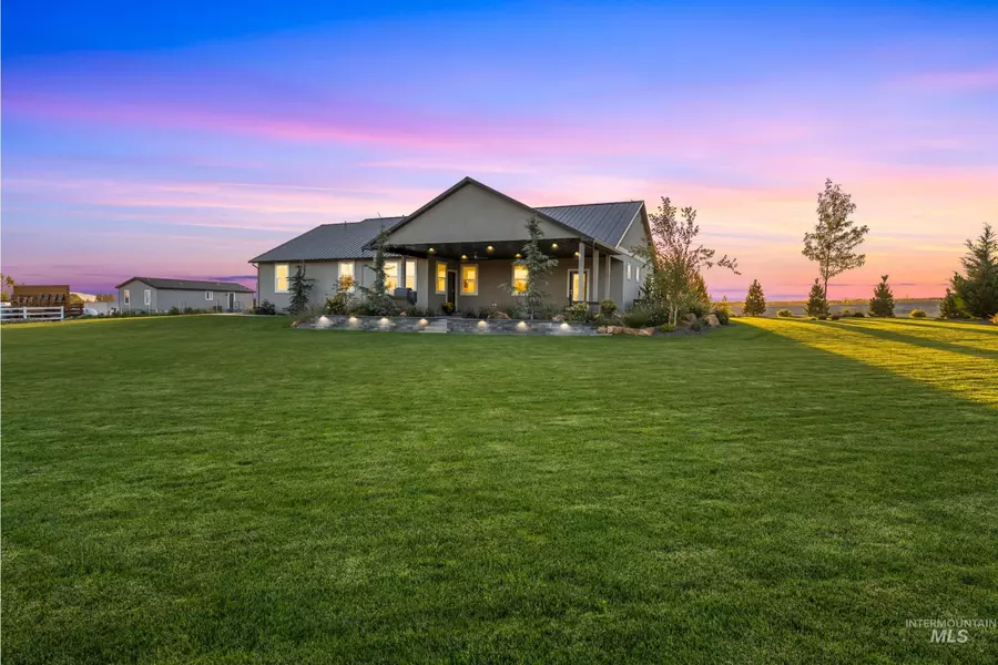 22235 Dip Ln, Parma, ID 83660-6735
