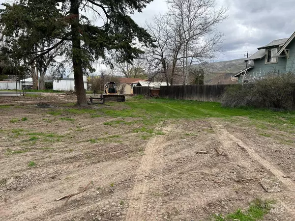 Clarkston, WA 99403,526 9th Street