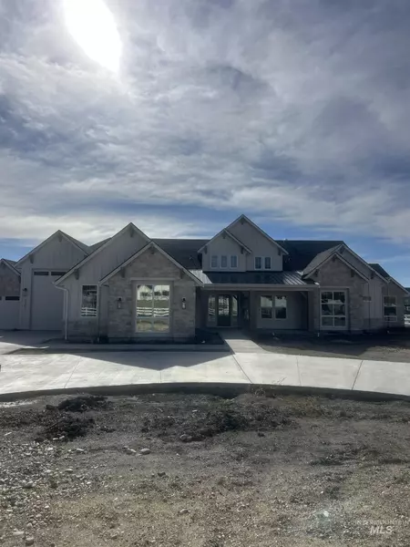 7761 W Diamond Lake Dr, Boise, ID 83714